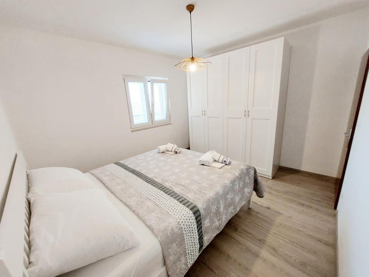 Luxury Sea View Apartment 耶塞尼采 外观 照片