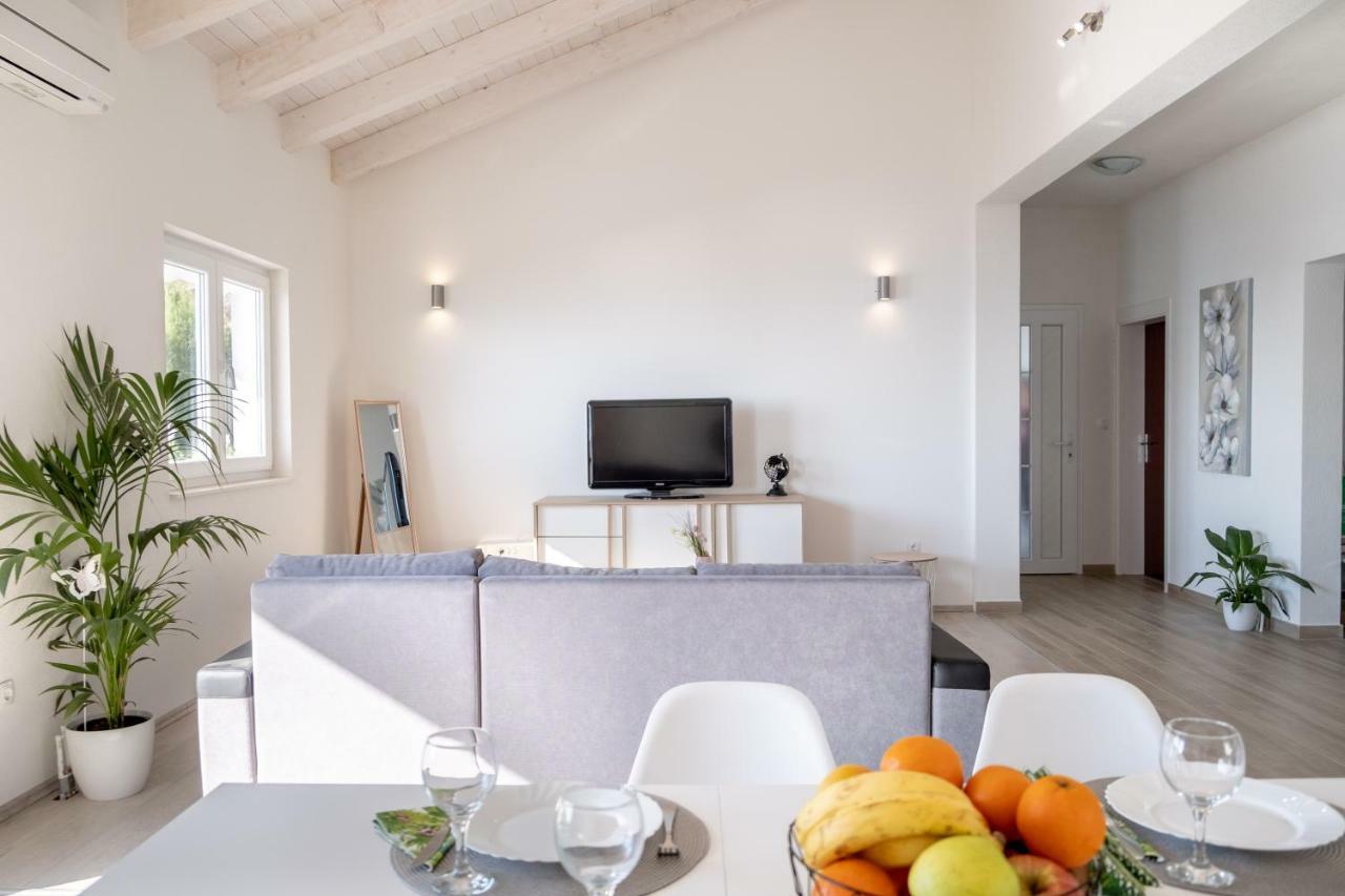 Luxury Sea View Apartment 耶塞尼采 外观 照片