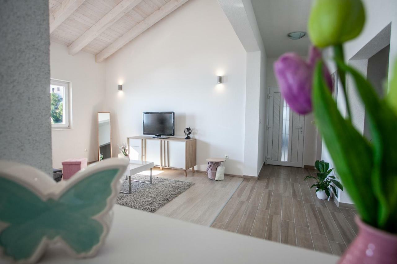Luxury Sea View Apartment 耶塞尼采 外观 照片