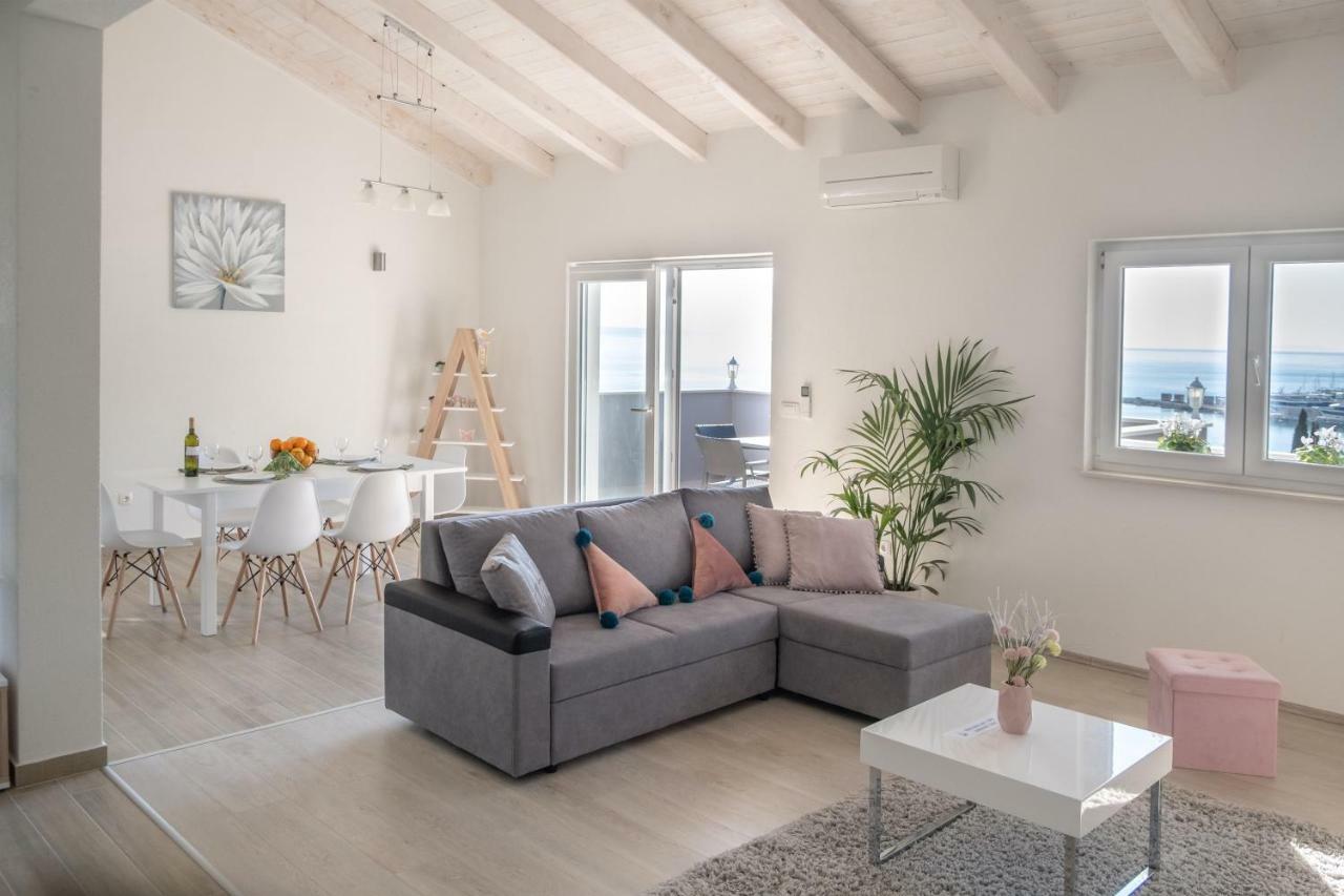 Luxury Sea View Apartment 耶塞尼采 外观 照片