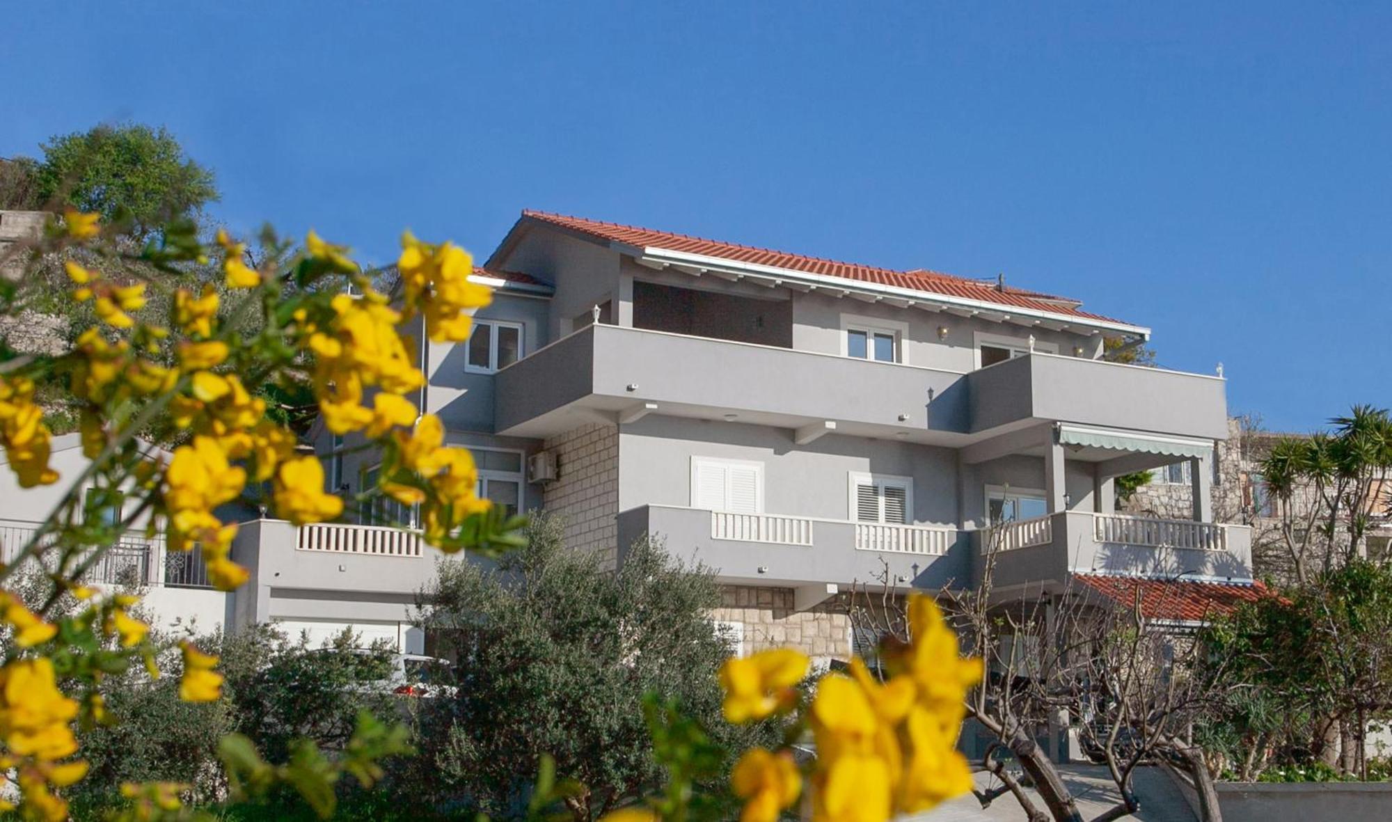 Luxury Sea View Apartment 耶塞尼采 外观 照片