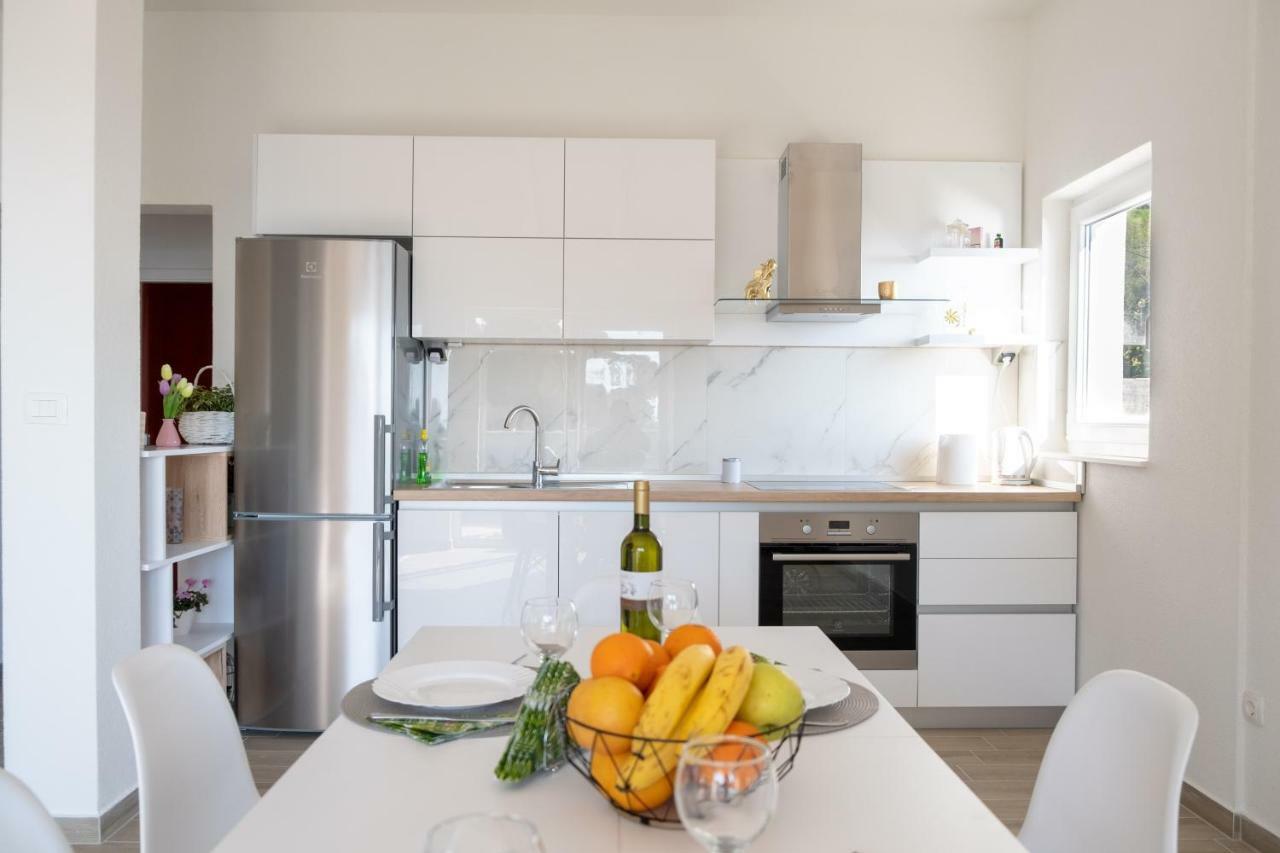 Luxury Sea View Apartment 耶塞尼采 外观 照片